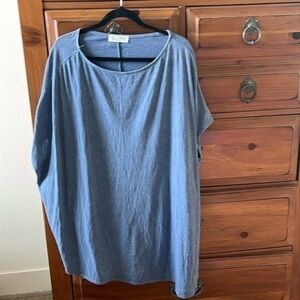 NWOT Rae Moda Women’s Blue Top Size Large